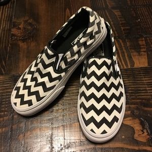Vans - Classic Slip-On Shoe Chevron EUC